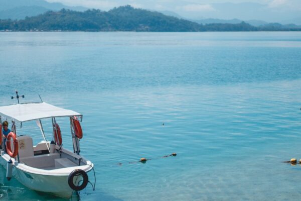 Ara Dinawan Island Day Trip